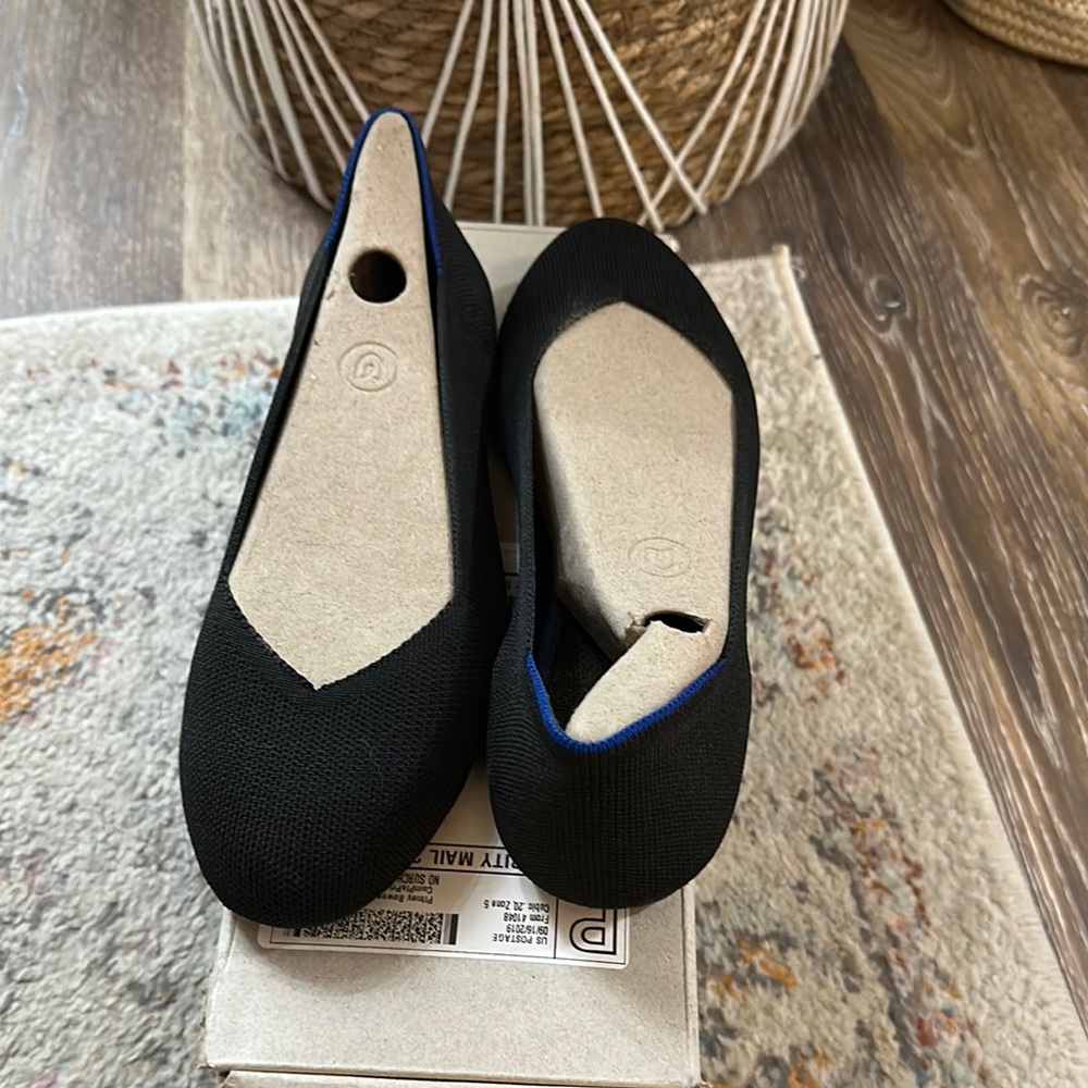 EUC Black Rothy Flats